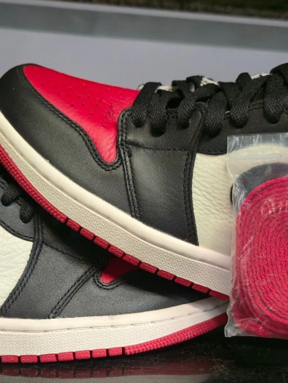 Nike Air Jordan 1 Retro High OG 'Bred Toe' Sneakers Size 8.5 New No Box